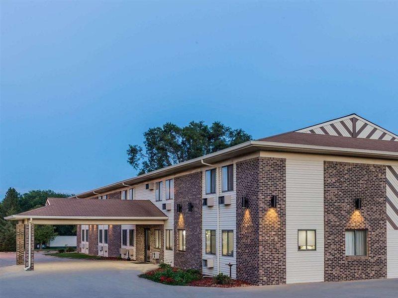 ซูเปอร์ 8 บาย วินด์แฮม เมดิสัน Hotel Madison ภายนอก รูปภาพ