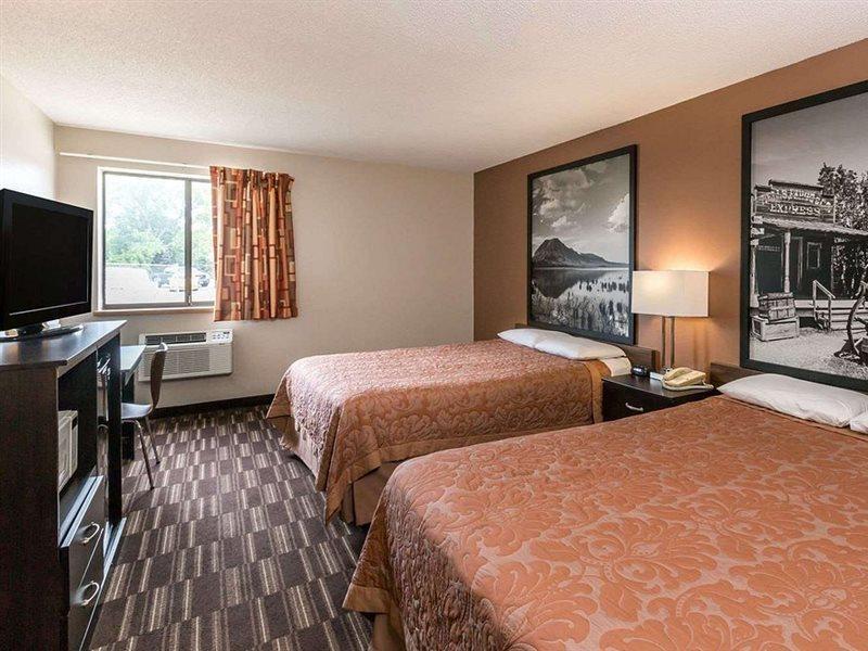 ซูเปอร์ 8 บาย วินด์แฮม เมดิสัน Hotel Madison ภายนอก รูปภาพ