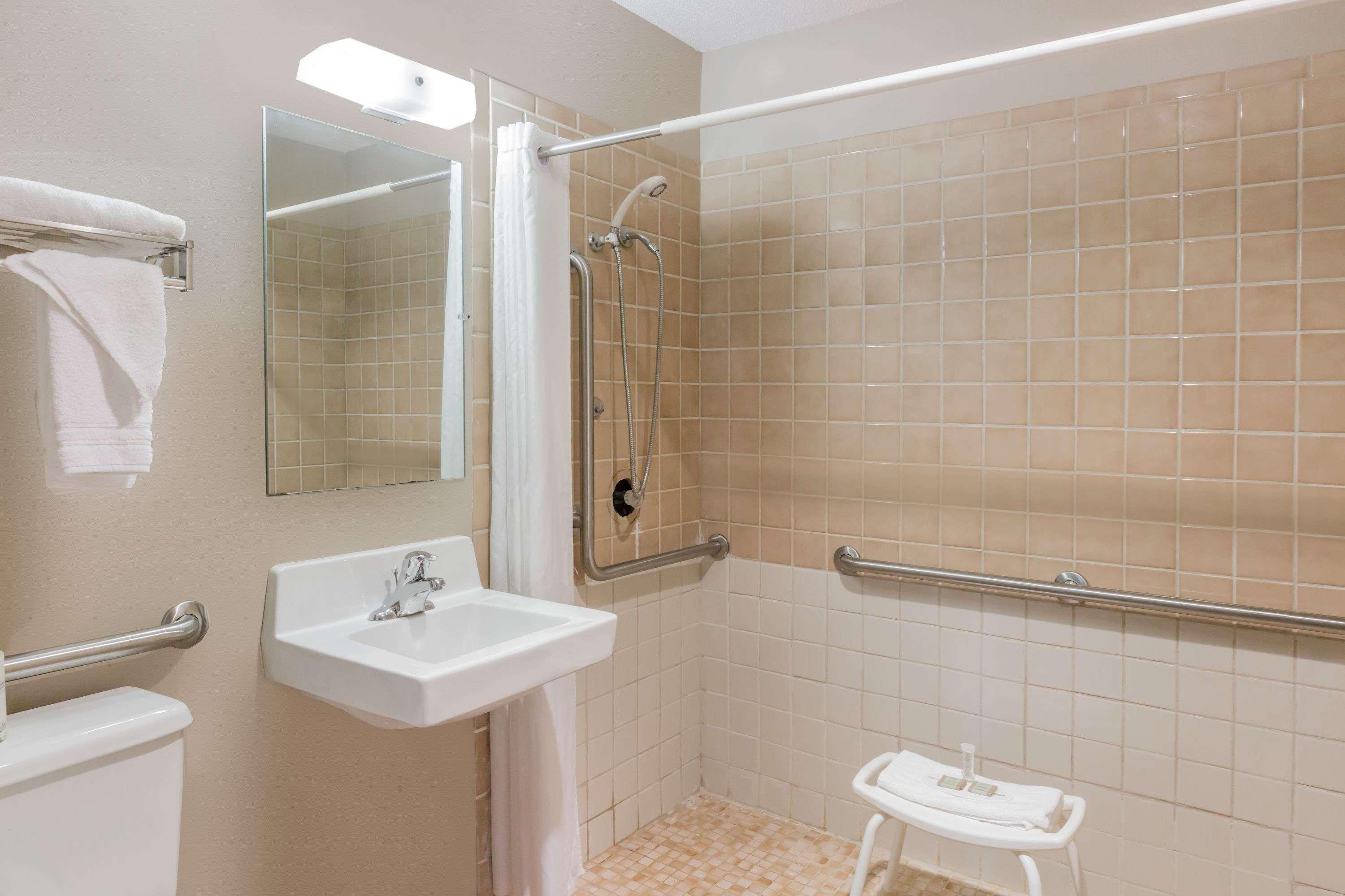 ซูเปอร์ 8 บาย วินด์แฮม เมดิสัน Hotel Madison ภายนอก รูปภาพ