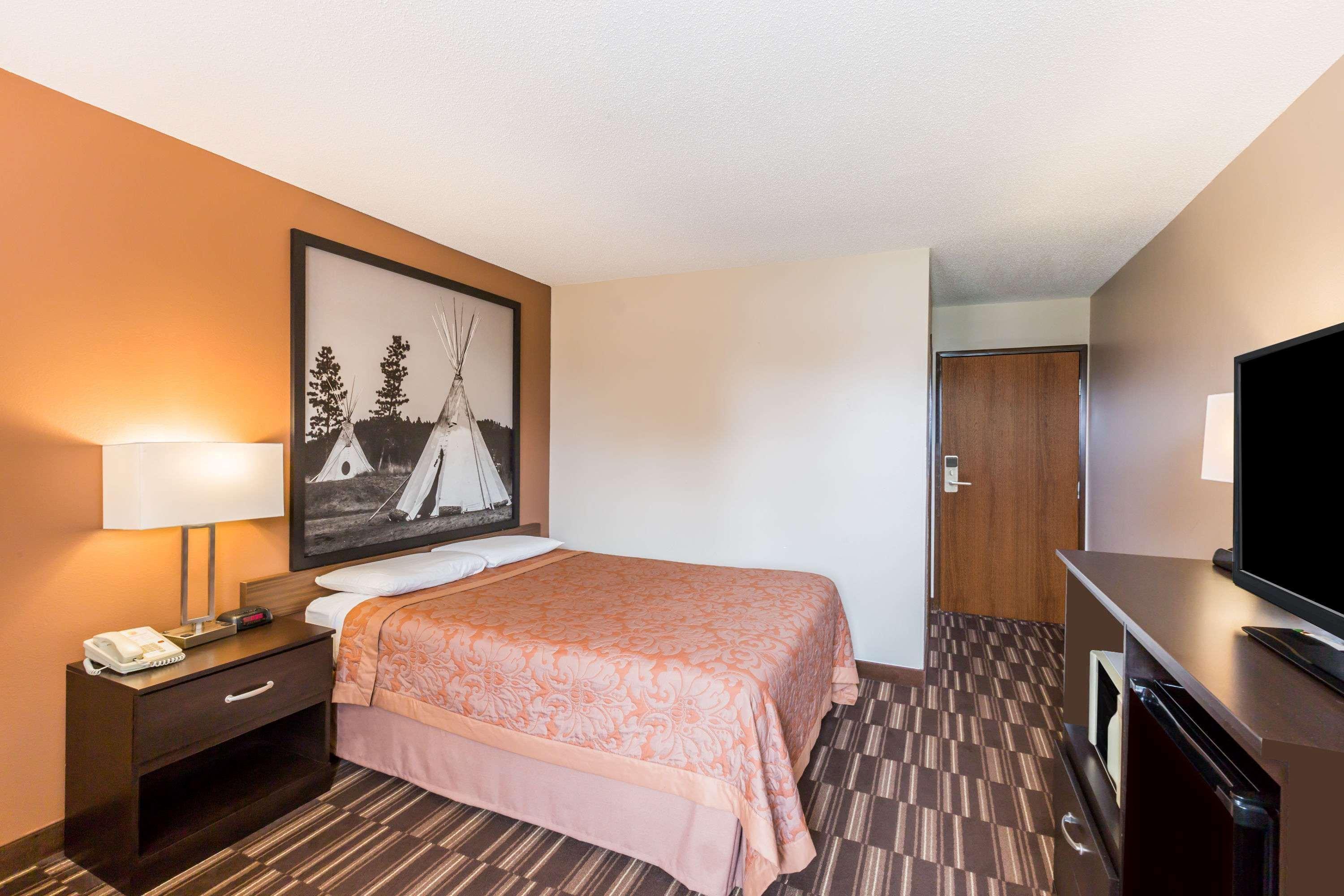 ซูเปอร์ 8 บาย วินด์แฮม เมดิสัน Hotel Madison ภายนอก รูปภาพ