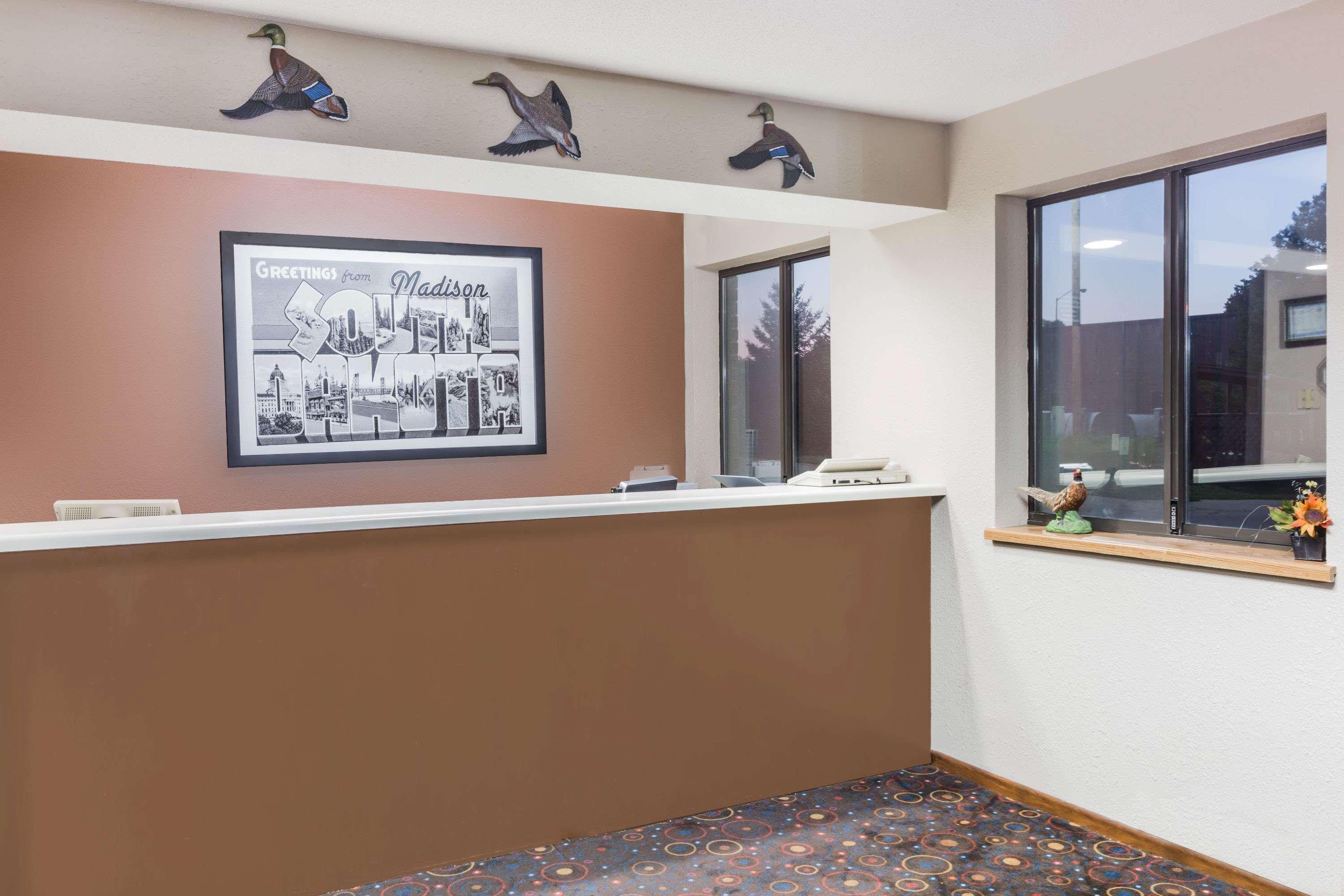 ซูเปอร์ 8 บาย วินด์แฮม เมดิสัน Hotel Madison ภายนอก รูปภาพ