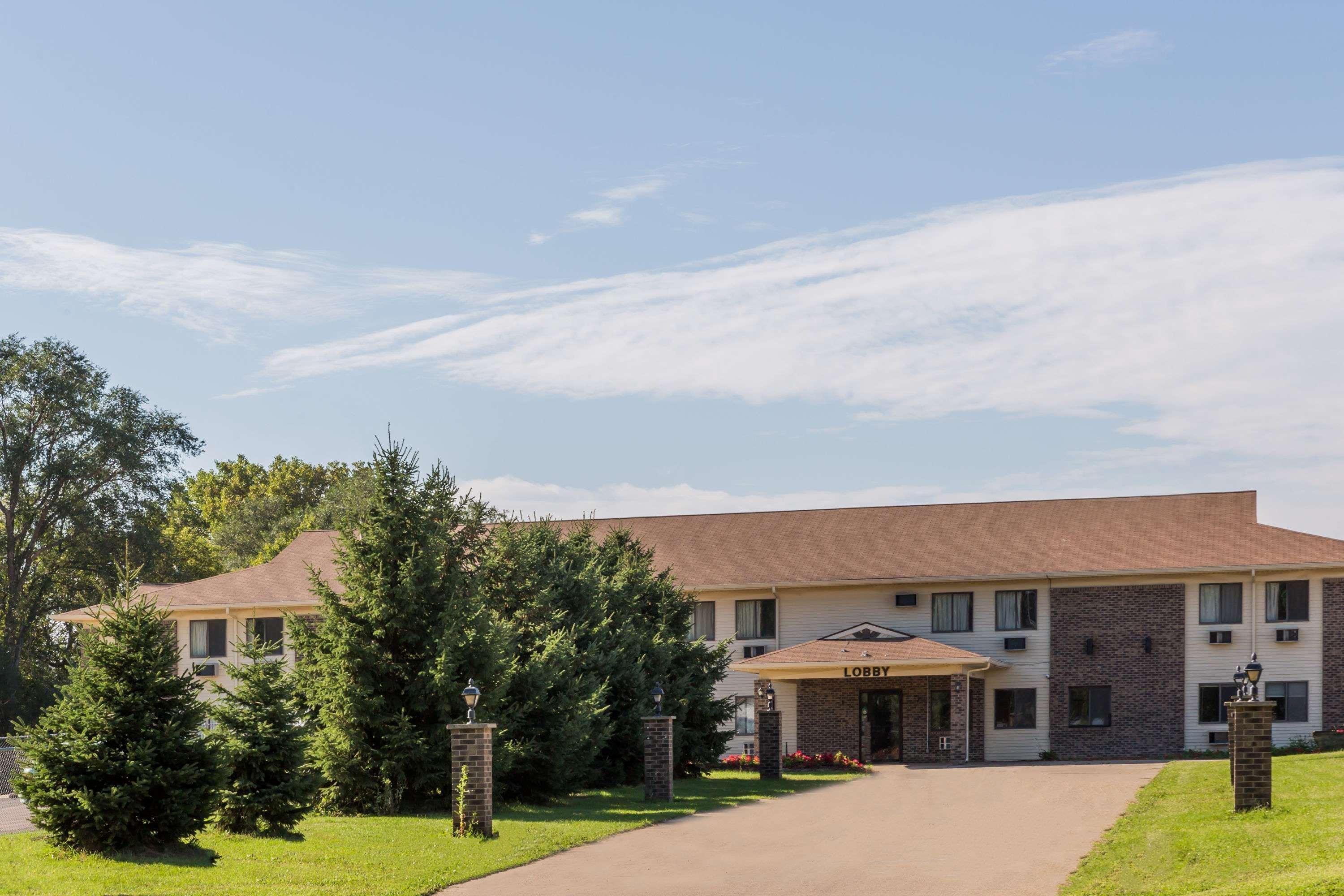 ซูเปอร์ 8 บาย วินด์แฮม เมดิสัน Hotel Madison ภายนอก รูปภาพ
